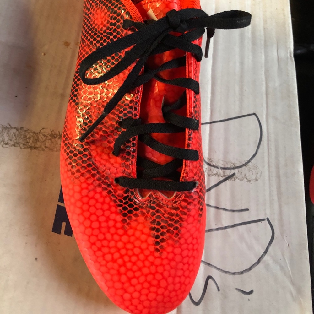 Adidas F10 soccer cleats - Picture 5 of 6